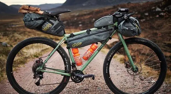 Bikepacking - apa itu, pro dan kontra tas bikepacking