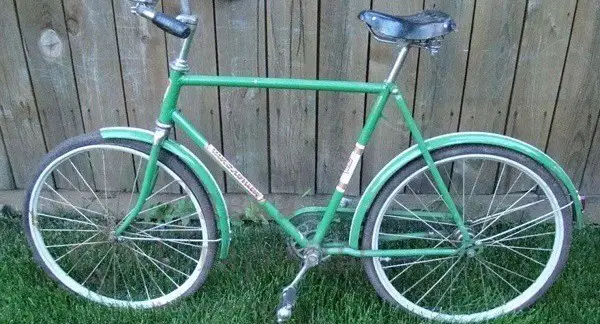 model baru 1996 dari sepeda Schoolboy