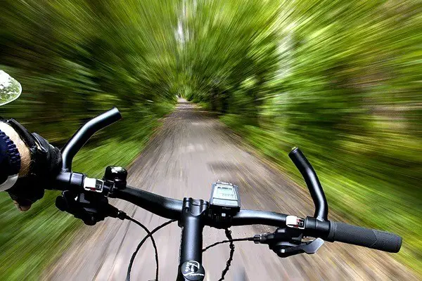 kecepatan tinggi pada sepeda
