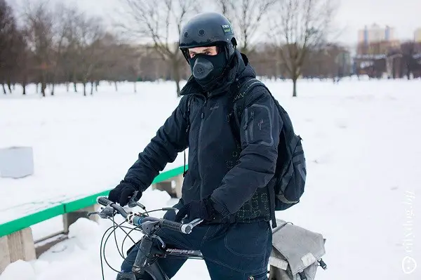 Pakaian musim dingin pengendara sepeda